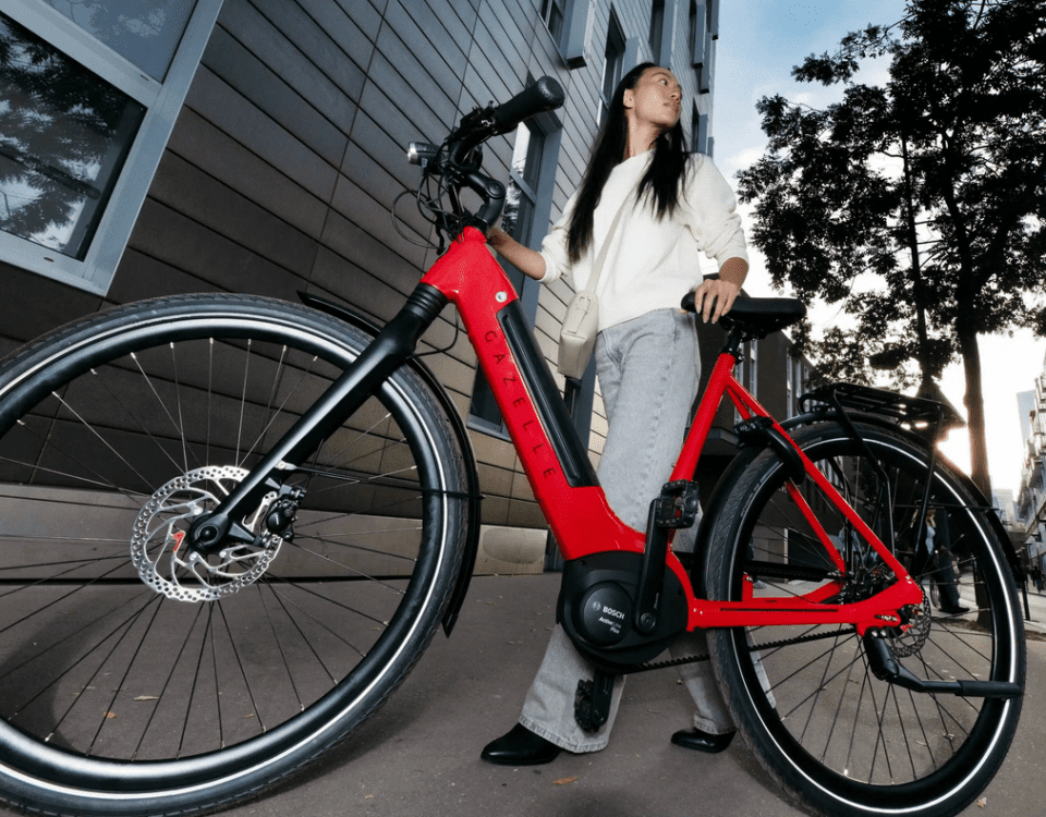 Comparatif des 5 meilleurs vélos électriques femme 2025 par morphologie