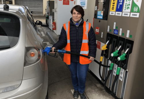 Comparatif des prix entre essence normale et carburant &agrave; prix co&ucirc;tant Leclerc
