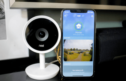 Comment Activer la Caméra Nest ? Application mobile Google Nest affichant flux vidéo en direct caméra intérieure